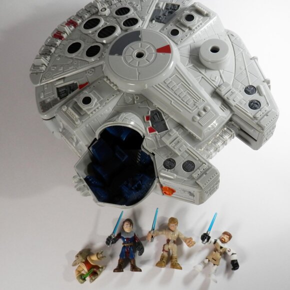 Playskool Star Wars Galactic Heroes Millennium Falcon 3" Action Figures Playset - Picture 6 of 10